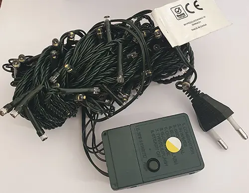 Foto do aviso oficial: Lampki choinkowe Corrente de iluminação — risco: Choque elétrico & Incêndio (A12/00970/23)