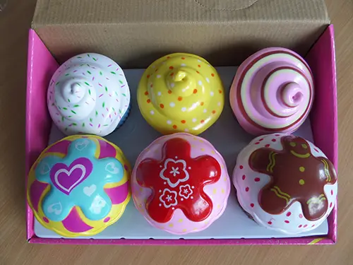 Foto aus der offiziellen Meldung: New Mini Series / TOP HAUS Mini cupcake princess Plastikpuppe — Risiko: Chemikalie