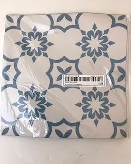 Photo de l’avis officiel: 10 tiles pattern waterproof floor sticker Autocollants — risque: Risque chimique