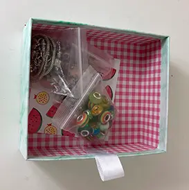 Photo de l’avis officiel: CuteBead™ DIY bracelet kit Kit de bijoux — risque: Risque chimique