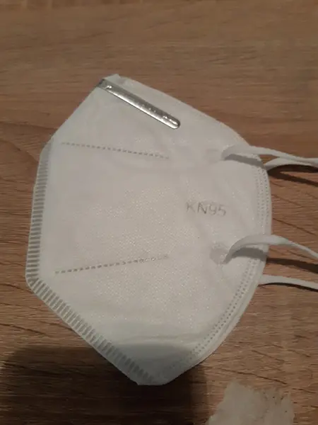 Foto do aviso oficial: KN95 Máscara de filtro de partículas — risco: Risco para a saúde / outro (A12/01108/23)