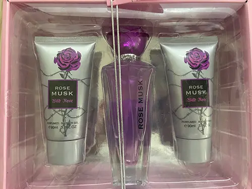 Photo de l’avis officiel: Rose Rose Musk / Rose Story Coffret-cadeau cosmétique — risque: Risque chimique