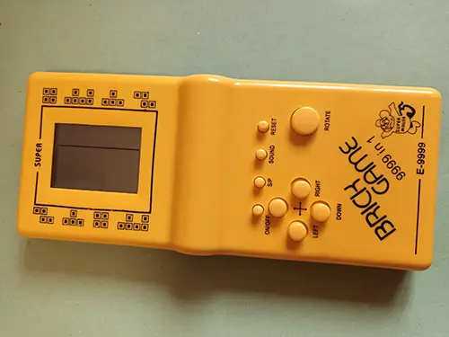 Foto do aviso oficial: Bai Bian BRICK GAME 9999 Brinquedo eletrónico — risco: Ambiente