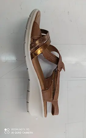 Photo de l’avis officiel: ECCO Felicia Sandal Chaussures — risque: Risque chimique