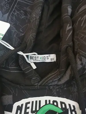 Foto aus der offiziellen Meldung: Best Kid's Children's sweatshirt Kapuzenpullover für Kinder — Risiko: Verletzungen & Strangulierung (A12/01358/23)
