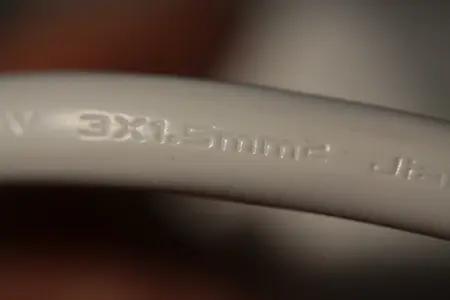 Foto do aviso oficial: JSVER Power strip Chumbo da extensão — risco: Choque elétrico