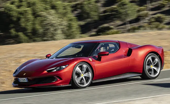 Foto dell’avviso ufficiale: Ferrari 296 GTB, 296 GTS Autovettura — rischio: Incendio