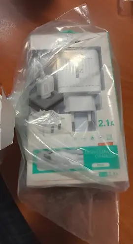 Photo de l’avis officiel: NEW SCIENCE HIGH QUALITY CHARGER (CARGADOR) Chargeur USB — risque: Choc électrique