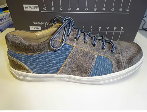 Photo from the official notice: Gwandler 1896 Sneaker Wildbock Utah grey; Wildbock messing blue shoes — chemical risk