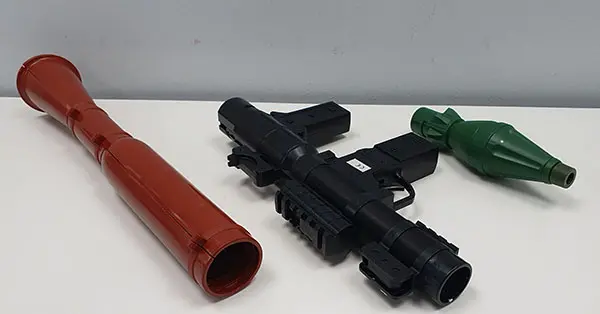 Foto uit de officiële melding: Zanrong High Performance Model Gun Speelgoedpistool — risico: Aantasting van het gezichtsvermogen