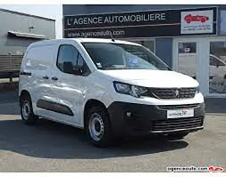 Photo from the official notice: CITROEN, Opel, Peugeot Berlingo / Combo / Partner passenger car — injuries risk