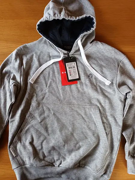 Photo de l’avis officiel: Sportland Sweat à capuche pour enfants — risque: Blessures & Etranglement