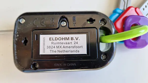Foto aus der offiziellen Meldung: Laptronics Junior / Eldohm My First Car Keys / Mijn eerste autosleutels Spielzeug Autoschlüssel — Risiko: Ersticken