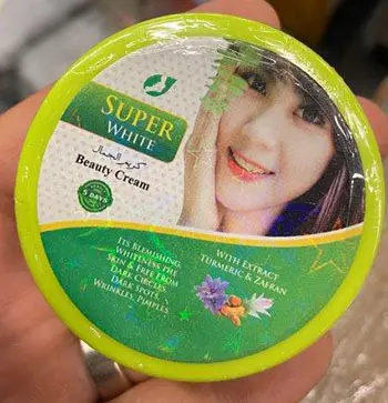 Photo de l’avis officiel: Super White Beauty Cream Crème éclaircissante pour la peau — risque: Risque chimique