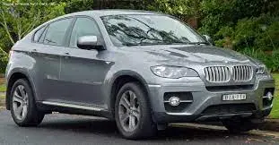 Foto uit de officiële melding: Bmw ActiveHybrid X6 - X5 - X5M - X6M - X6 - xdrive30 Personenauto — risico: Verwonding