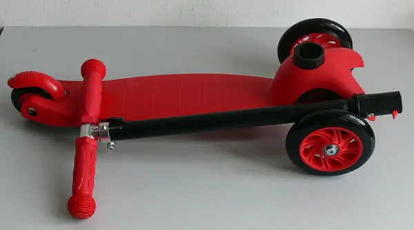 Foto do aviso oficial: Active Sports TRI SCOOTER Scooter de brinquedo — risco: Ferimentos