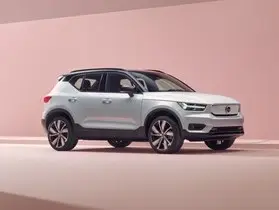 Photo from the official notice: Volvo V60, S60, XC40 passenger car — fire risk