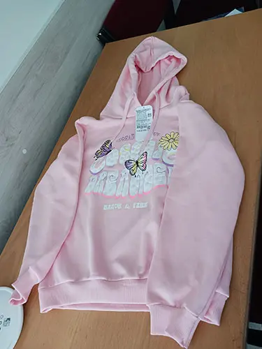 Foto aus der offiziellen Meldung: Breeze Girls Cosmic Dreamer Kinder Kapuzenpullover — Risiko: Verletzungen & Strangulierung