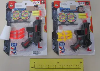Foto uit de officiële melding: Mile PISTOLLERO SUPER PISTOLA Plastic speelgoedpistool — risico: Verstikking door inslikken