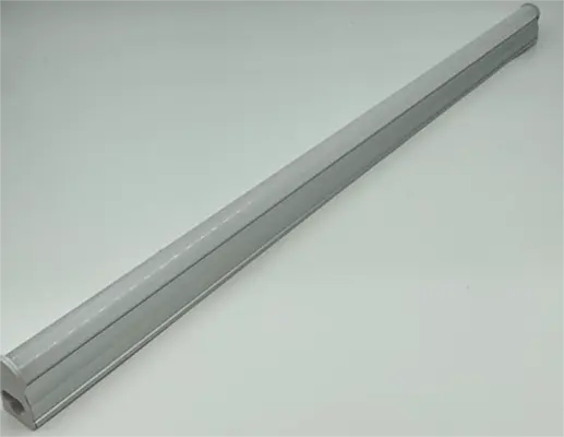 Foto dell’avviso ufficiale: LEDlight4you 2FT-9w-LED-Batten Lampada da soffitto — rischio: Scossa elettrica