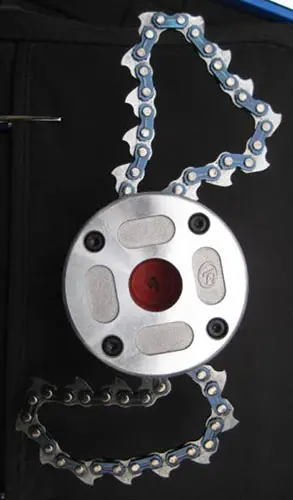 Photo from the official notice: R Flail-type cutting attachment with 2 chains attachment for brush cutters — injuries risk