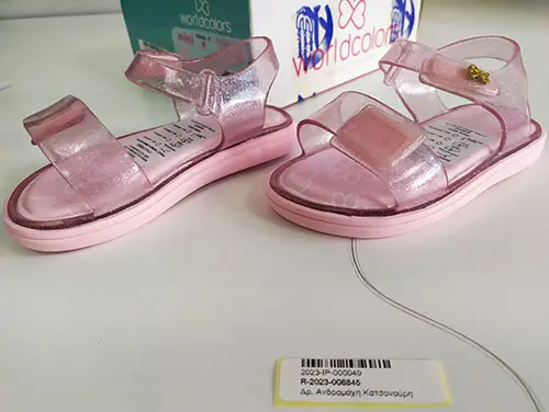 Photo de l’avis officiel: worldcolors Chaussures pour enfants — risque: Risque chimique