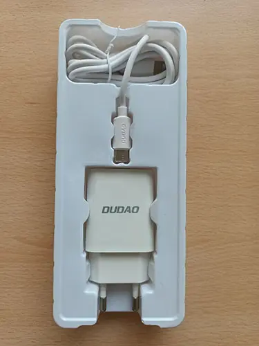 Photo de l’avis officiel: Dudao DUDAO Chargeur USB — risque: Choc électrique (A12/02429/23)