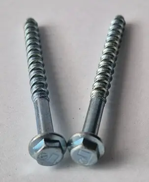 Photo de l’avis officiel: Rawlplug Vis à béton — risque: Blessures (A12/02547/23)