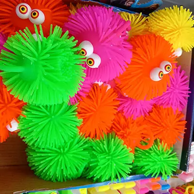 Photo from the official notice: Puffer ball YOYO Minge luminoasă yoyo puffer ball — strangulation risk