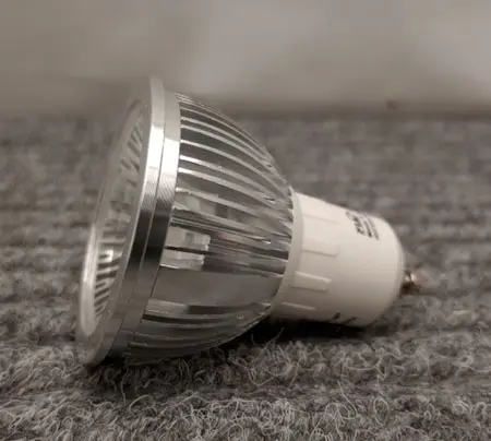 Foto do aviso oficial: FIAI LED Lamppu Lâmpada LED — risco: Choque elétrico