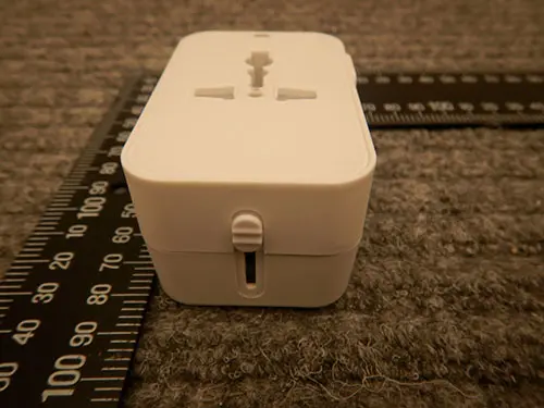 Foto do aviso oficial: Blue Collection Travel adapter with USB Siirtymispistokytkin, USB Adaptador de viagem — risco: Choque elétrico