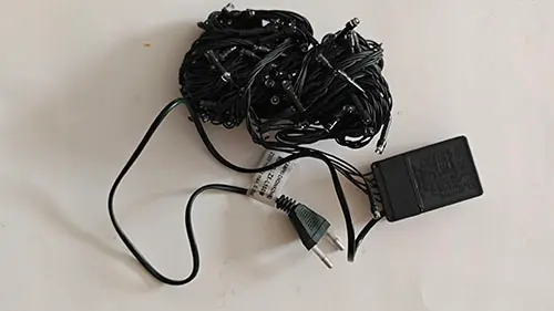 Photo from the official notice: Lampki choinkowe led lighting chain — electric shock risk (A12/02646/23)
