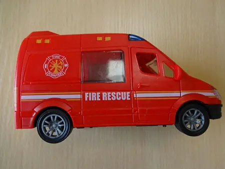 Foto aus der offiziellen Meldung: FIRE RESCUE Spielzeugauto — Risiko: Ersticken