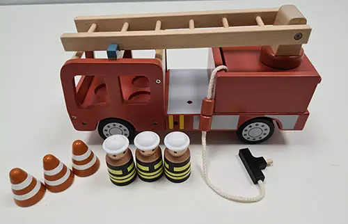 Foto do aviso oficial: Kids Concept Fire truck AIDEN Brinquedo de madeira — risco: Estrangulamento