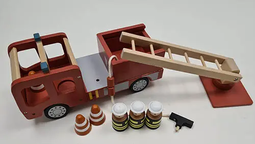 Foto do aviso oficial: Kids Concept Fire truck AIDEN Brinquedo de madeira — risco: Estrangulamento