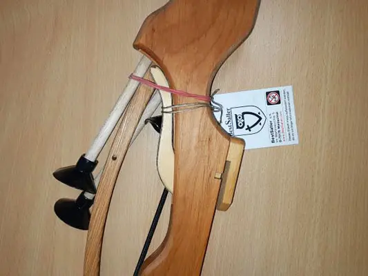 Foto do aviso oficial: BestSaller Armbrust groß Vollholz natur, geölt Besta do brinquedo — risco: Engasgamento