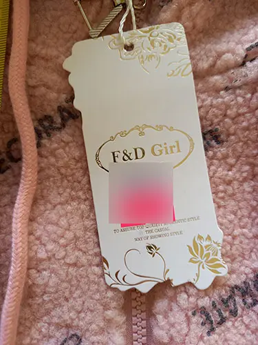 Photo de l’avis officiel: F&amp;D Girl Sweat à capuche — risque: Blessures & Etranglement