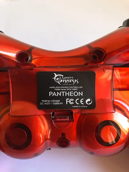 Foto aus der offiziellen Meldung: White Shark Phanteon 5 in 1 gaming controller Gaming-Controller — Risiko: Umwelt
