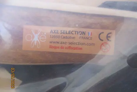 Foto dell’avviso ufficiale: AXE SELECTION Arbalète en bois flammé moyen modèle + fléchettes bouchon Balestra giocattolo — rischio: Lesioni