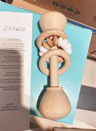 Photo de l’avis officiel: ZAKUW Mon premier hochet cosmo II neige Jouet à hochet — risque: Étouffement & Coincement