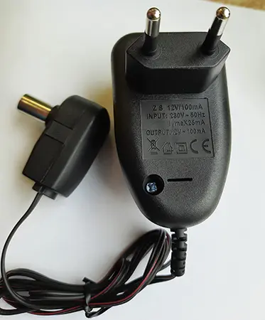 Foto uit de officiële melding: EMMERSON Antenna Power Adapter Voeding — risico: Milieu
