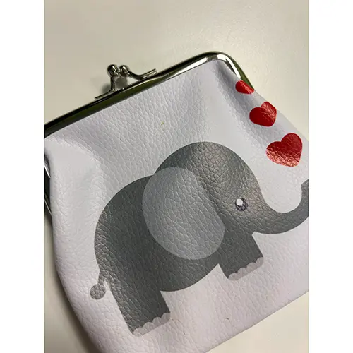 Photo de l’avis officiel: Heart and elephant purse Portefeuille — risque: Risque chimique