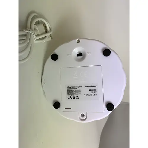 Foto do aviso oficial: Innovagoods Libow rainbow cloud LED projector Luz LED — risco: Ambiente
