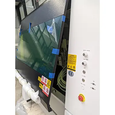 Foto aus der offiziellen Meldung: GWEIKE Laserschneidemaschine — Risiko: Sehschaden