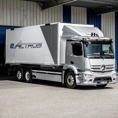 Photo from the official notice: Mercedes-Benz Actros, E-Actros, Arocs lorry — injuries risk