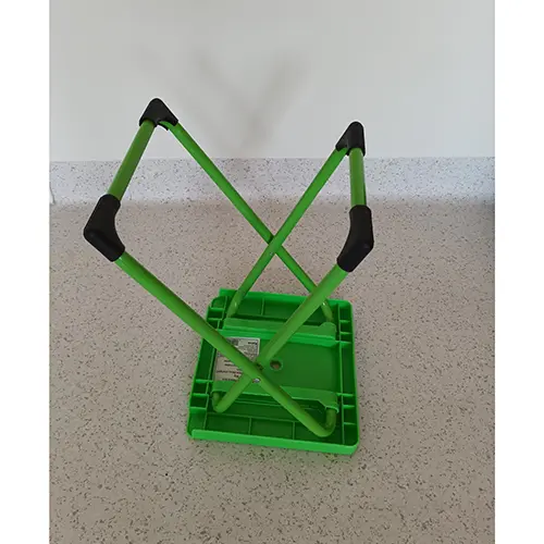 Photo de l’avis officiel: Tabouret pliant — risque: Blessures (A12/00694/24)