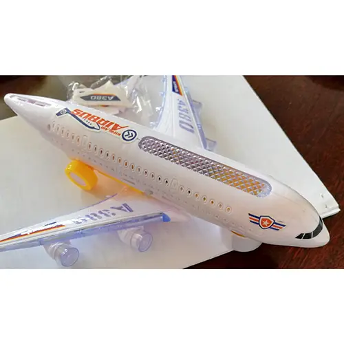 Foto dell’avviso ufficiale: A380 Airbus Imitation Model Toy Giocattolo elettrico — rischio: Ambiente