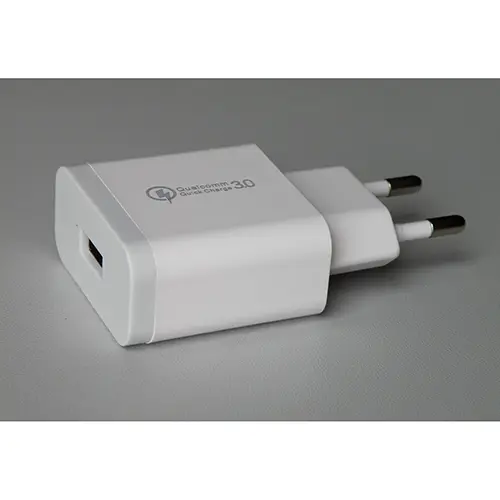 Photo de l’avis officiel: ORIGINAL TRAVEL CHARGER / Qualcomm Quick Charge 3.0 Chargeur USB — risque: Choc électrique