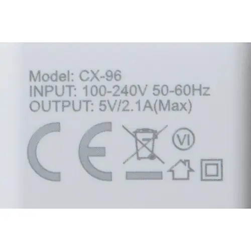 Foto aus der offiziellen Meldung: KOUVOLSEN QUICK-ACTING Fast Travel Charger USB-Ladegerät — Risiko: Elektrischer Schlag