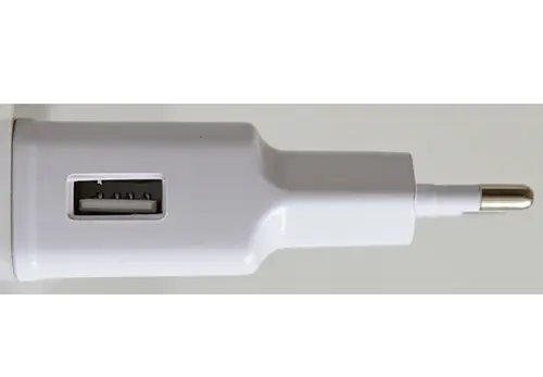 Photo de l’avis officiel: TRAVELADAPTER Chargeur USB — risque: Choc électrique